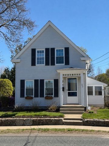 33 Pleasant St, Hopkinton, MA 01748