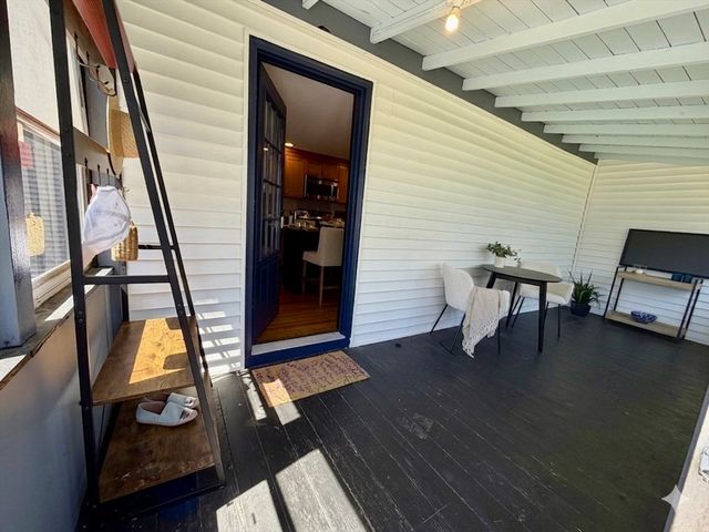 33 Pleasant St, Hopkinton, MA 01748