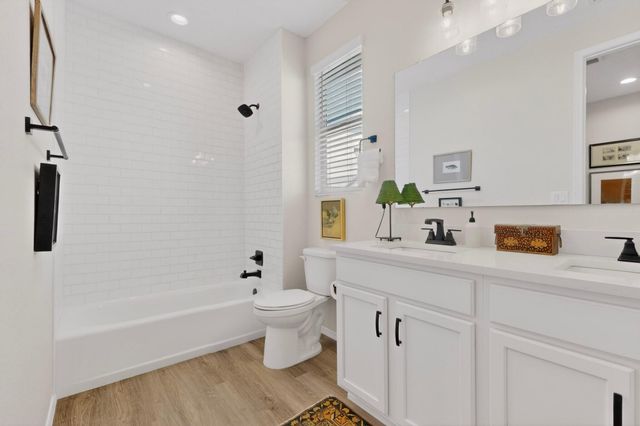 1318 Vallecito Court NW, Los Lunas, NM 87031