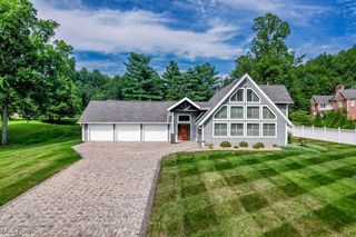 5203 Glenbrook Drive, Vienna, WV 26105