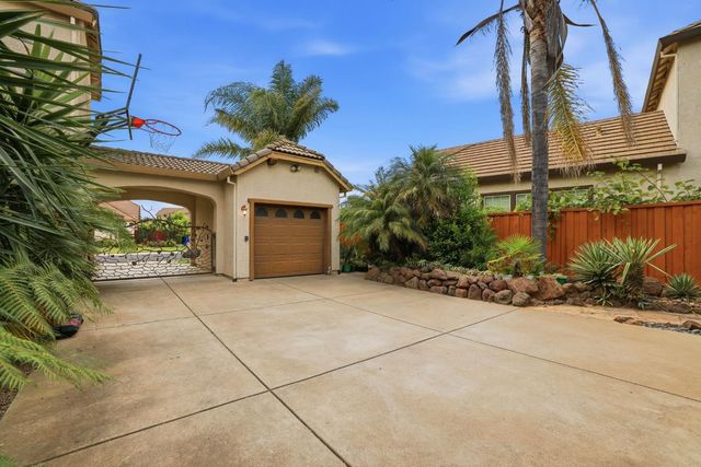 10413 Danichris Way, Elk Grove, CA 95757