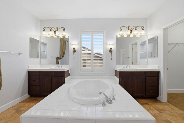 10413 Danichris Way, Elk Grove, CA 95757