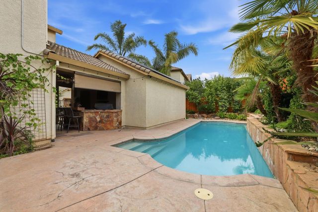 10413 Danichris Way, Elk Grove, CA 95757