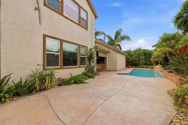10413 Danichris Way, Elk Grove, CA 95757
