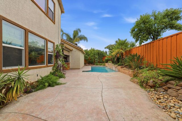 10413 Danichris Way, Elk Grove, CA 95757