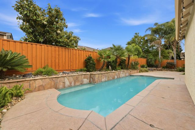 10413 Danichris Way, Elk Grove, CA 95757