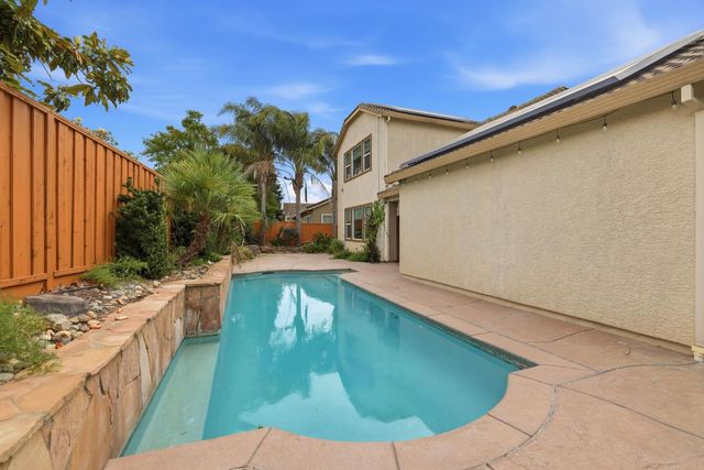 10413 Danichris Way, Elk Grove, CA 95757