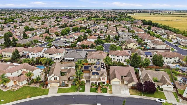 10413 Danichris Way, Elk Grove, CA 95757