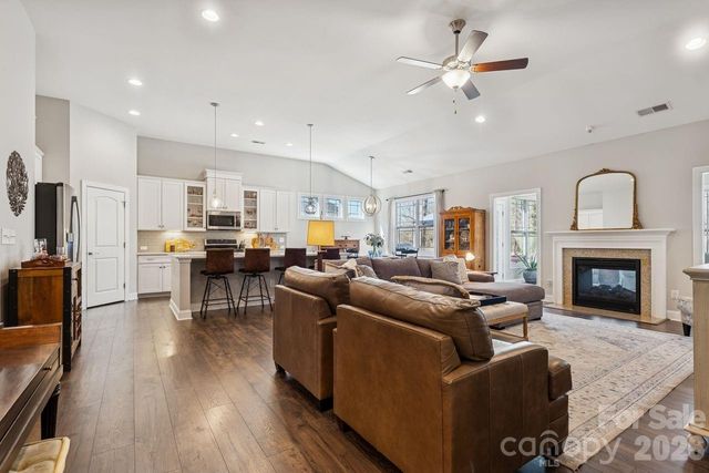 1109 Mayapple Way, Belmont, NC 28012