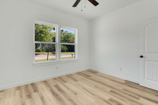 8422 Danville Drive, Dallas, TX 75217