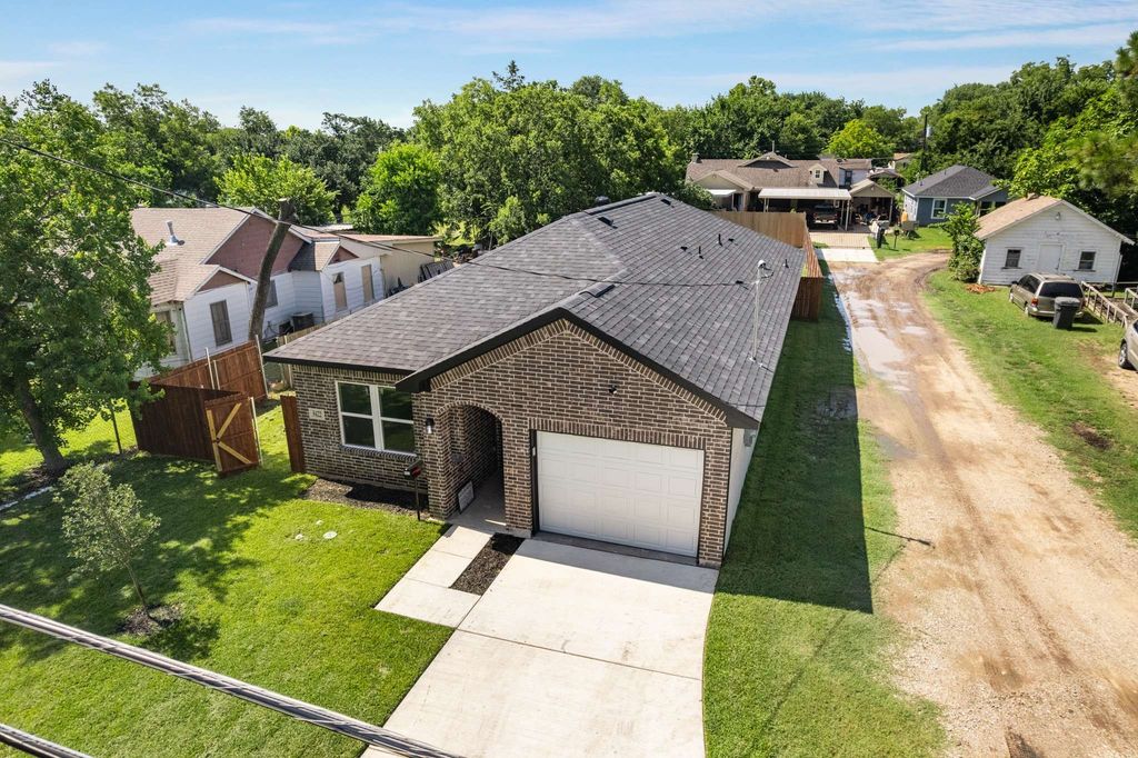 8422 Danville Drive, Dallas, TX 75217