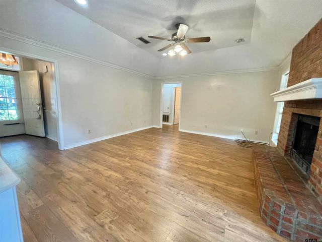 18161 Silver Leaf Dr, Flint, TX 75762