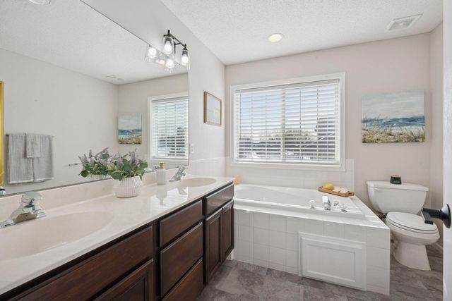 17624 Foxboro Lane, Farmington, MN 55024