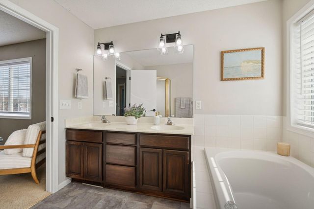 17624 Foxboro Lane, Farmington, MN 55024