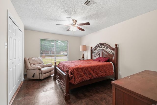 9 Chester Cove, Conway, AR 72034