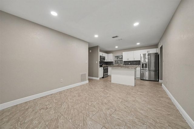 1339 E JACKSON AVENUE, Mount Dora, FL 32757