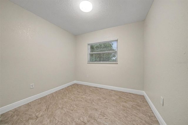 1339 E JACKSON AVENUE, Mount Dora, FL 32757
