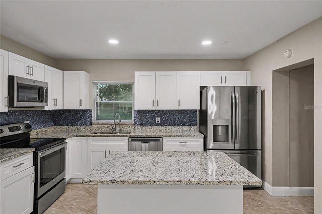 1339 E JACKSON AVENUE, Mount Dora, FL 32757