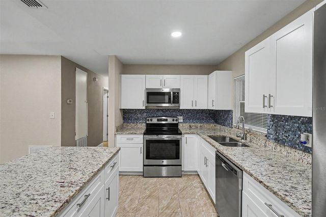 1339 E JACKSON AVENUE, Mount Dora, FL 32757