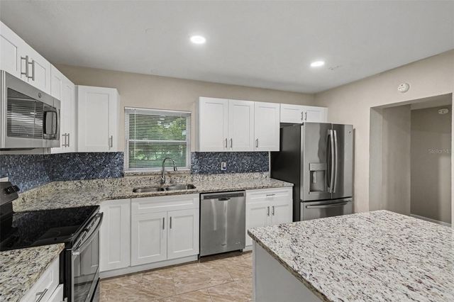 1339 E JACKSON AVENUE, Mount Dora, FL 32757
