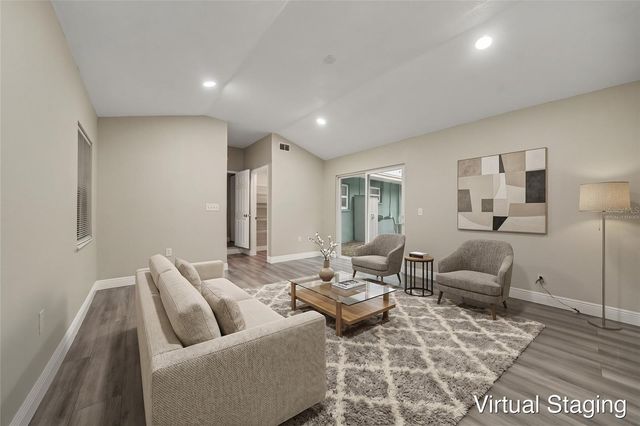 1339 E JACKSON AVENUE, Mount Dora, FL 32757
