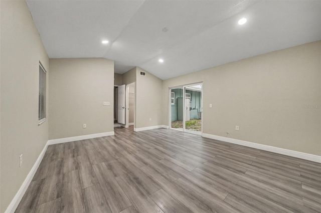 1339 E JACKSON AVENUE, Mount Dora, FL 32757