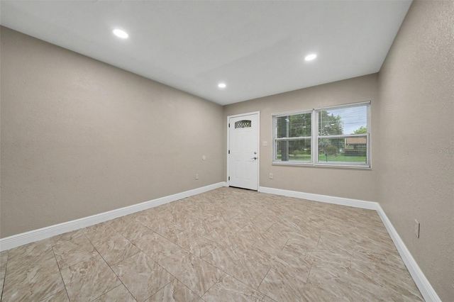 1339 E JACKSON AVENUE, Mount Dora, FL 32757