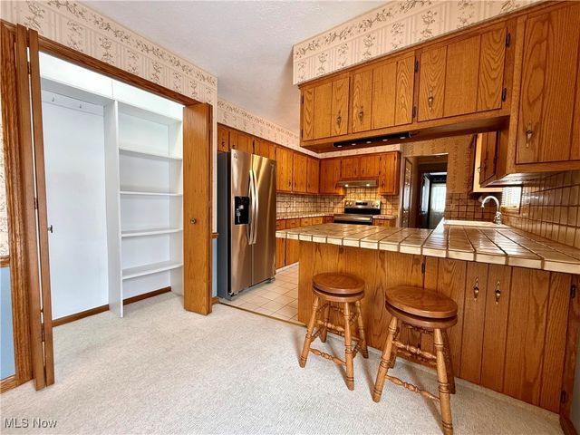 1431 High Street, Louisville, OH 44641