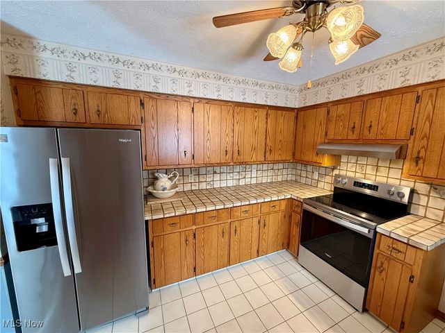 1431 High Street, Louisville, OH 44641