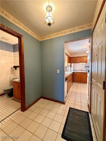 1431 High Street, Louisville, OH 44641