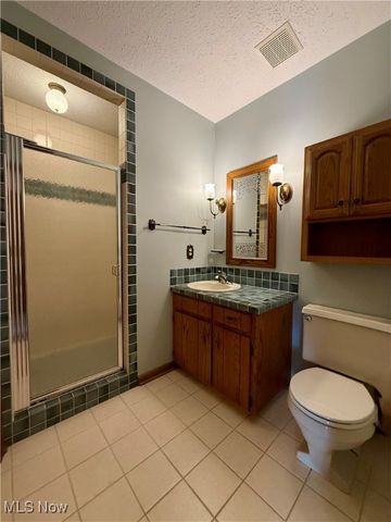 1431 High Street, Louisville, OH 44641