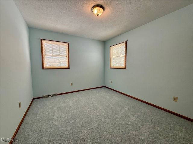 1431 High Street, Louisville, OH 44641