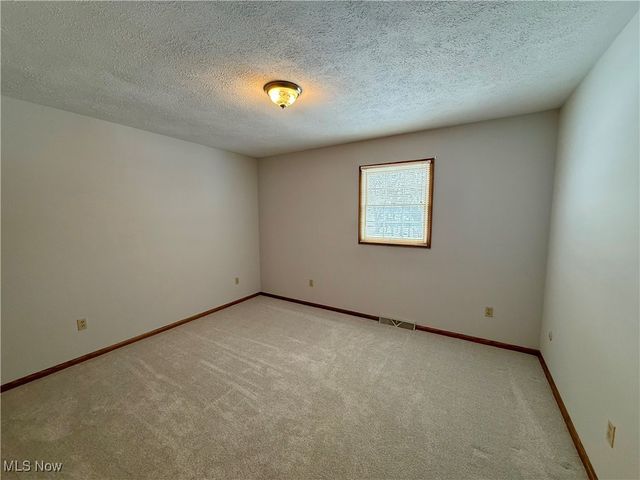 1431 High Street, Louisville, OH 44641