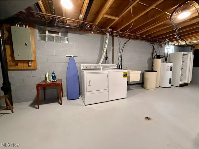 1431 High Street, Louisville, OH 44641