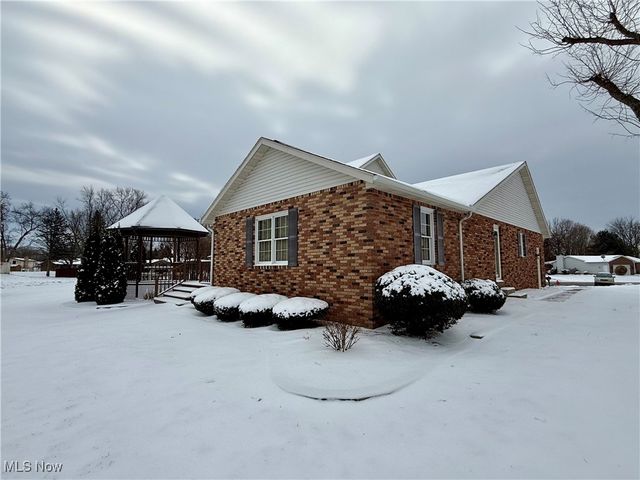 1431 High Street, Louisville, OH 44641