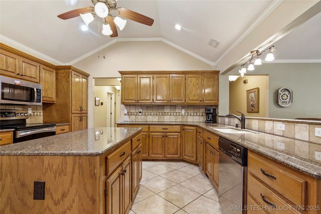 4201 W Detroit Street, Broken Arrow, OK 74012