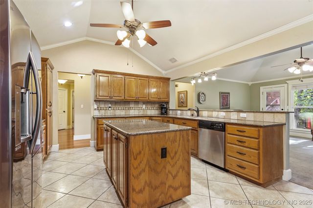 4201 W Detroit Street, Broken Arrow, OK 74012