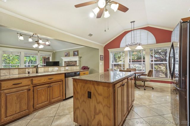 4201 W Detroit Street, Broken Arrow, OK 74012