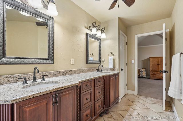 4201 W Detroit Street, Broken Arrow, OK 74012