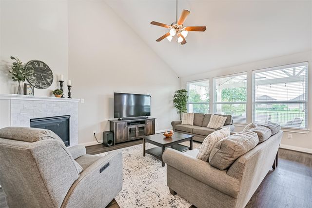 2303 Rosehill Garden Trail, Pearland, TX 77089