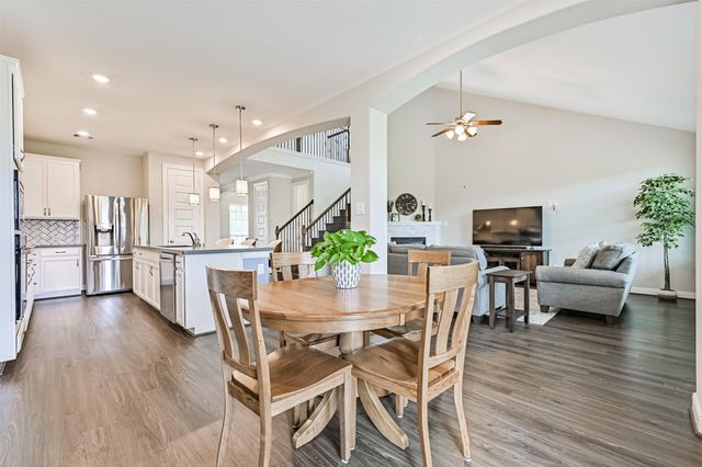 2303 Rosehill Garden Trail, Pearland, TX 77089