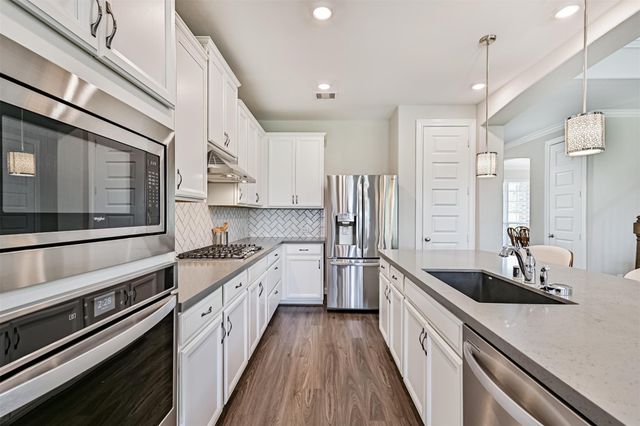 2303 Rosehill Garden Trail, Pearland, TX 77089