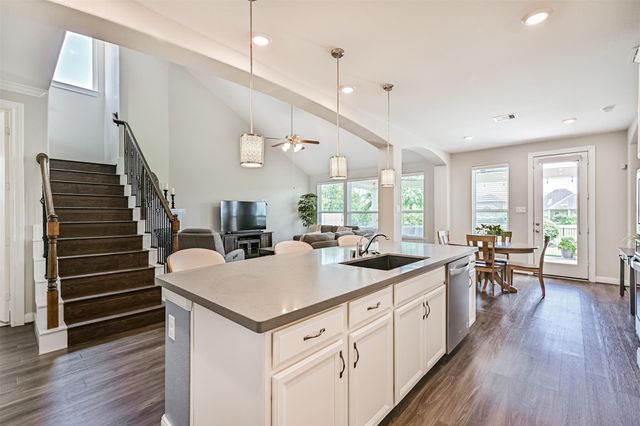 2303 Rosehill Garden Trail, Pearland, TX 77089