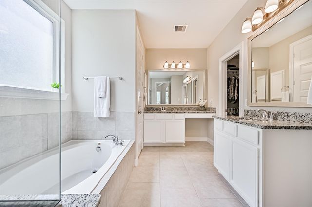 2303 Rosehill Garden Trail, Pearland, TX 77089