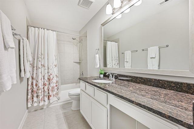 2303 Rosehill Garden Trail, Pearland, TX 77089