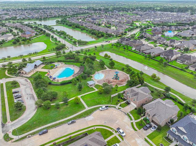 2303 Rosehill Garden Trail, Pearland, TX 77089
