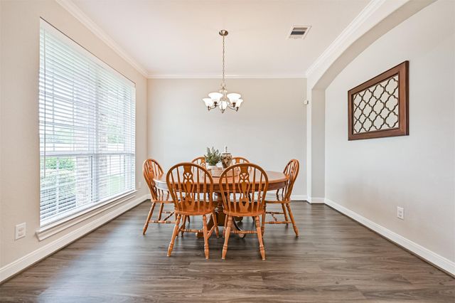 2303 Rosehill Garden Trail, Pearland, TX 77089