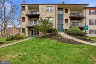 427 DRUMMERS LN #427, Wayne, PA 19087