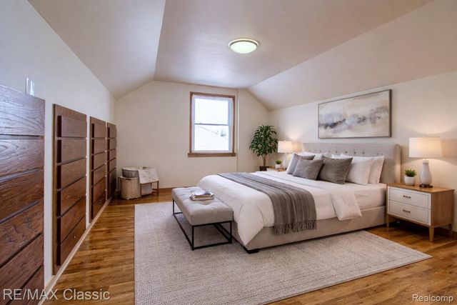 22852 Oakwood Avenue, Eastpointe, MI 48021