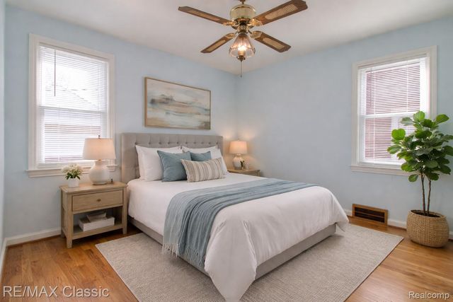 22852 Oakwood Avenue, Eastpointe, MI 48021